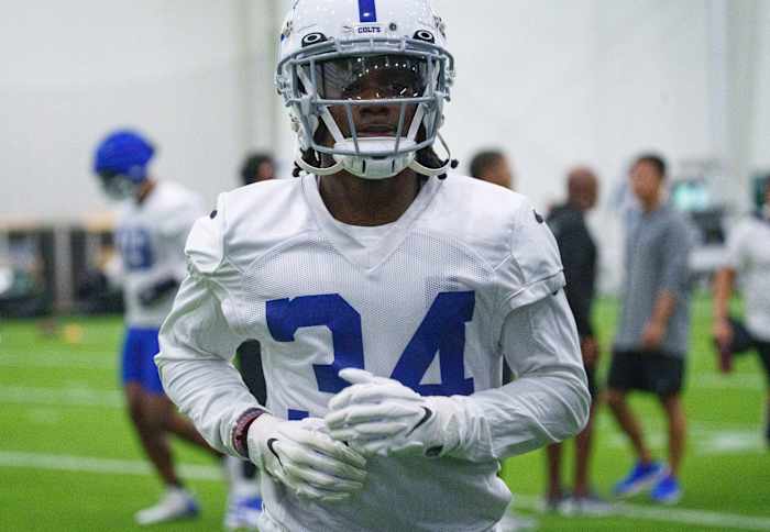 Indianapolis Colts cornerback Chris Lammons (34) makes his way to group drills Friday, July 28, 2023, during an indoor practice at Grand Park Sports Campus in Westfield, Indiana.